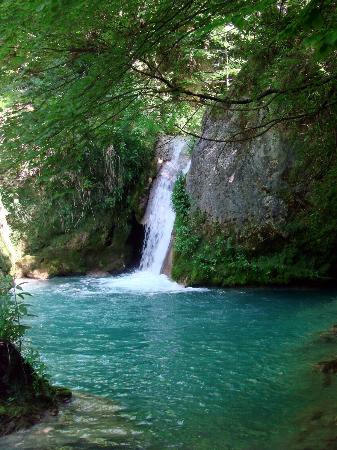 Las diez zonas naturales de baño de Navarra son aptas para su disfrute, según controles de calidad del agua