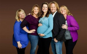 Kody Brown y sus cuatro esposas participan en un programa de televisión. (La Prensa)