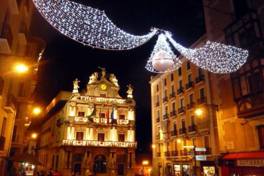 El Ayuntamiento de Pamplona aprueba la contratación de la iluminación para Navidad 2015-16