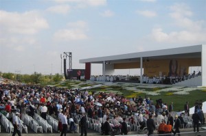Una marea de 200.000 personas celebran la beatificación de Álvaro del Portillo. Foto: EUROPA PRESS 