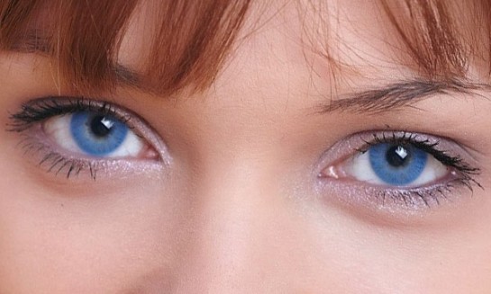 No es necesario nacer con ojos azules para tenerlos