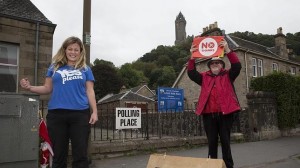 Alta participación y buen ambiente en el histórico referéndum de Escocia