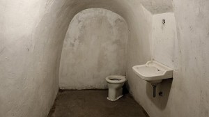 Baño del búnker de Mussolini. Foto: Reuters