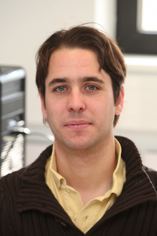 Gonzalo Arrondo, investigador de la Universidad de Cambridge, en el ICS de la Universidad de Navarra