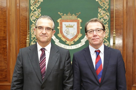 El embajador de Finlandia en España, Roberto Tanzi Albi, visita Pamplona