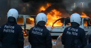 Arden las calles de Bruselas