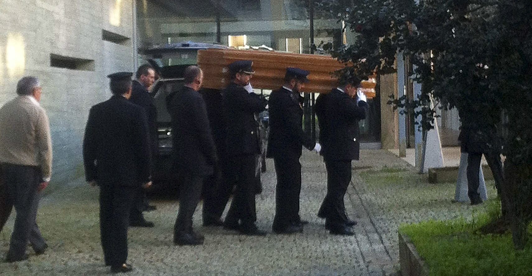 Despedida con todos los honores a la policía fallecida en el atraco de Vigo