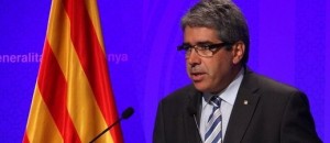 Francesc Homs, en rueda de prensa este lunes. (La Vanguardia).