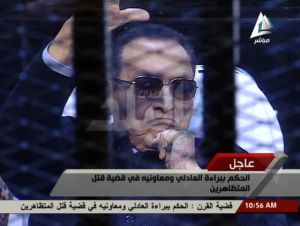 Mubarak, absuelto por la muerte de manifestantes en la revolución de 2011