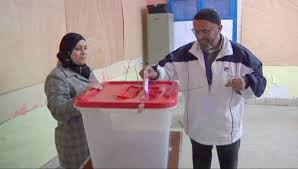 Túnez ya vota a su primer presidente electo