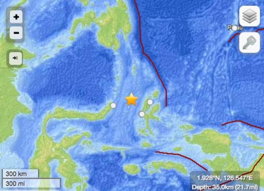 Un seísmo de magnitud 7,3 sacude Indonesia, alerta de tsunami local