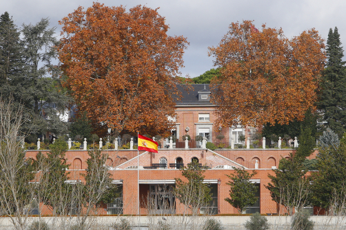 El rey Felipe VI decide que la bandera de España ondee siempre en el Palacio de la Zarzuela