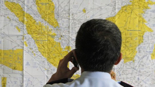 Suspenden la búsqueda del avión de AirAsia desaparecido