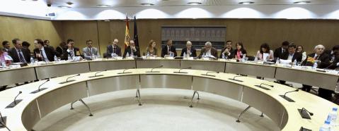 Siete CCAA tendrán que hacer más ajustes para cumplir con el déficit