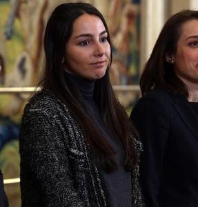 Alejandra Romero, nieta de Adolfo Suárez, en una audiencia en el Palacio de La Zarzuela, en marzo de 2014. ABC.