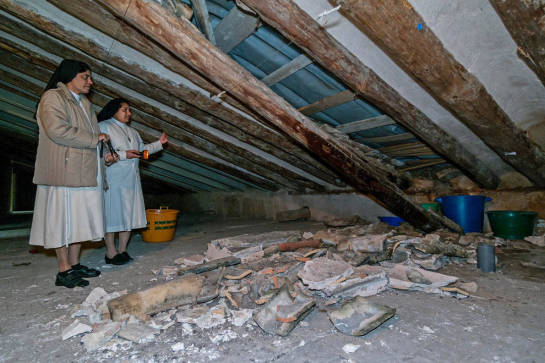 Se derrumba parte del tejado del convento de las Recoletas de Estella