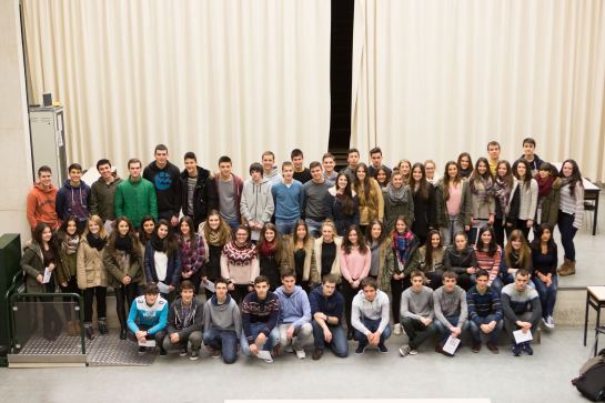 Sesenta estudiantes del Colegio Santa Teresa de Pamplona visitan la Universidad Pública de Navarra