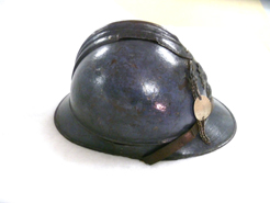 El Museo Etnológico presta un casco de la Primera Guerra Mundial para una exposición en Bayona