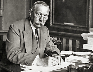 El creador del detective Sherlock Holmes, Sir Arthur Conan Doyle,