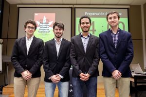 Alfonso Urrizburu, Íñigo de Carlos, Marcos Ndlovu y Jesús Vidán ganan la XIV Liga de Debate Universitario de la Universidad