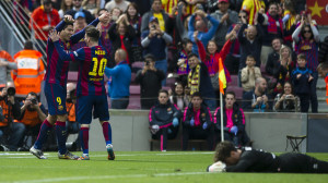 Barcelona alcanza el liderato