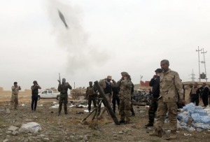 Las fuerzas iraquíes bombardean a los yihadistas sitiados en Tikrit