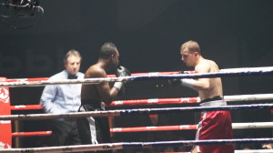 Artem Sukhanov en un momento del combate
