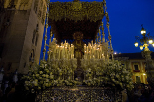 Las cofradías andaluzas dejan atrás su Madrugá más intensa