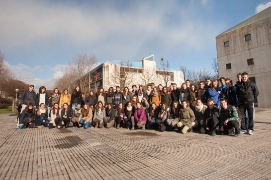 Casi 60 estudiantes del IES Askatasuna de Burlada visitan la Universidad Pública de Navarra