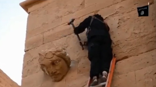 Los terroristas de EI destruyen Hatra