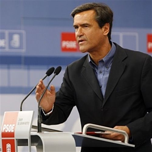 El PSOE aparta temporalmente a López Aguilar del grupo en Bruselas