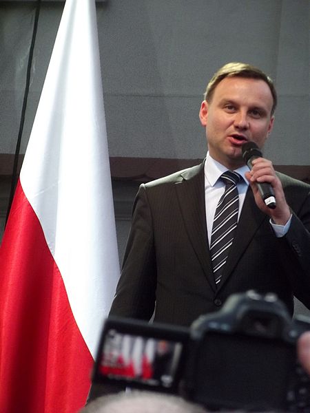 El opositor Andrzej Duda, ganador de las presidenciales polacas a falta de los resultados oficiales