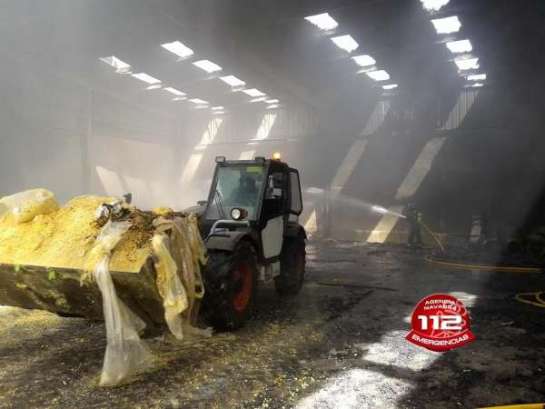 Un incendio causa daños en el almacén de una planta de reciclaje de Andosilla  