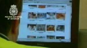 Prisión sin fianza para el policía detenido por consumir y grabar pornografía infantil