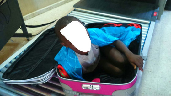 Prisión para el padre del niño que se ocultó en una maleta en Ceuta