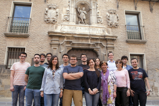 Universitarios de Zaragoza visitan el Archivo Municipal de Pamplona 