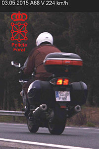 Imagen del conductor de motocicleta interceptado en la Autovía del Ebro.
