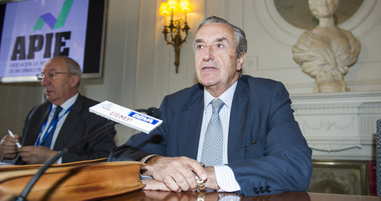 El presidente de la CNMC pide al Gobierno un cambio en el decreto de autoconsumo eléctrico