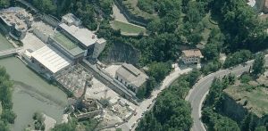 Murallas de Pamplona junto al Club de Natación, lugar donde Santiago Cervera acudió a recoger un sobre y fue detenido.