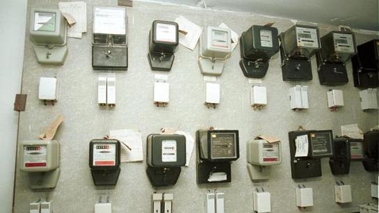Irache advierte sobre cambios de contador y refacturas de compañías de luz