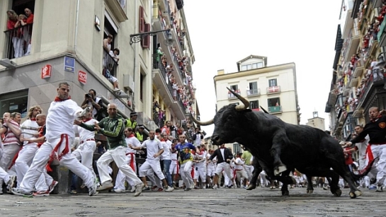 Los toros del Tajo y la Reina debutan con un encierro vertiginoso y muy limpio