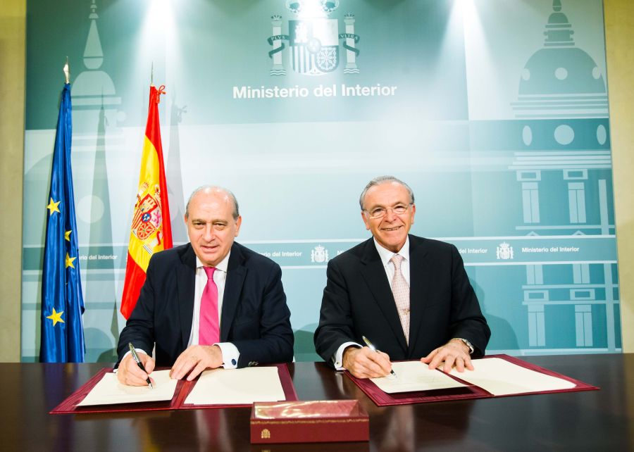 Interior y La Caixa firman la continuidad del convenio de reinserción sociolaboral de reclusos