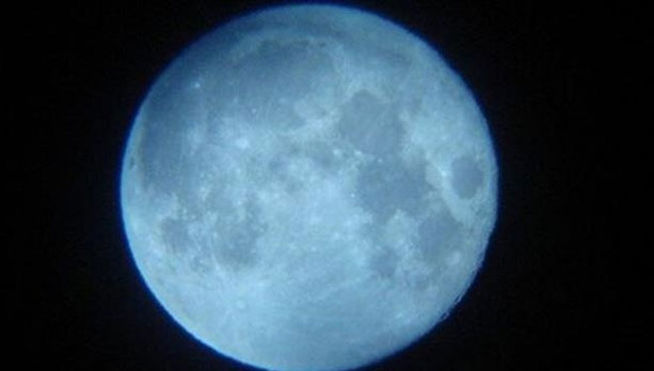 Julio se despide con una 'Luna azul'