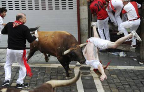 Los toros de Jandilla protagonizan un primer encierro muy emocionante, con momentos de peligro