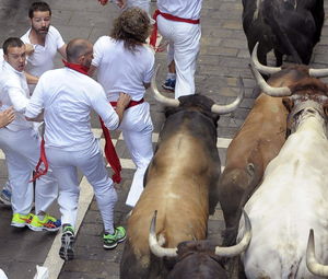 Un herido por asta y dos trasladados tras el segundo encierro de Sanfermines