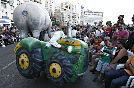 San Fermín 2015: Un cerdo, una vaca y un carnero hinchables recorrerán la peatonal de Carlos III 
