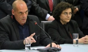 Varoufakis y La ex viceministra de Finanzas de Grecia, Nadia Valavani / greece.greekreporter.com