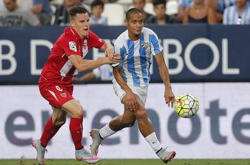 El Málaga domina y asedia sin premio al Sevilla