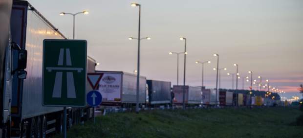 Croacia impide el paso de vehículos serbios por la crisis de los refugiados