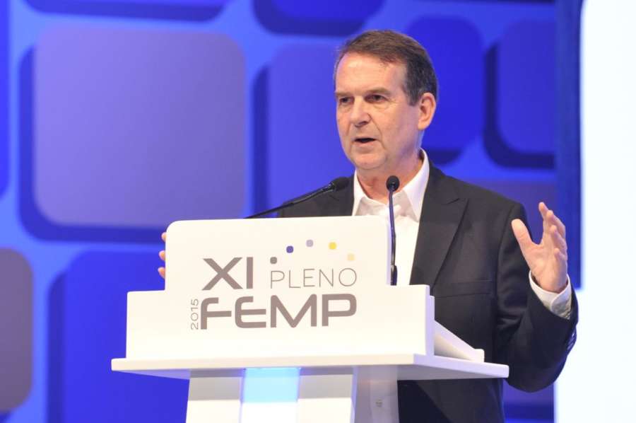 Abel Caballero (PSOE) elegido presidente de la FEMP